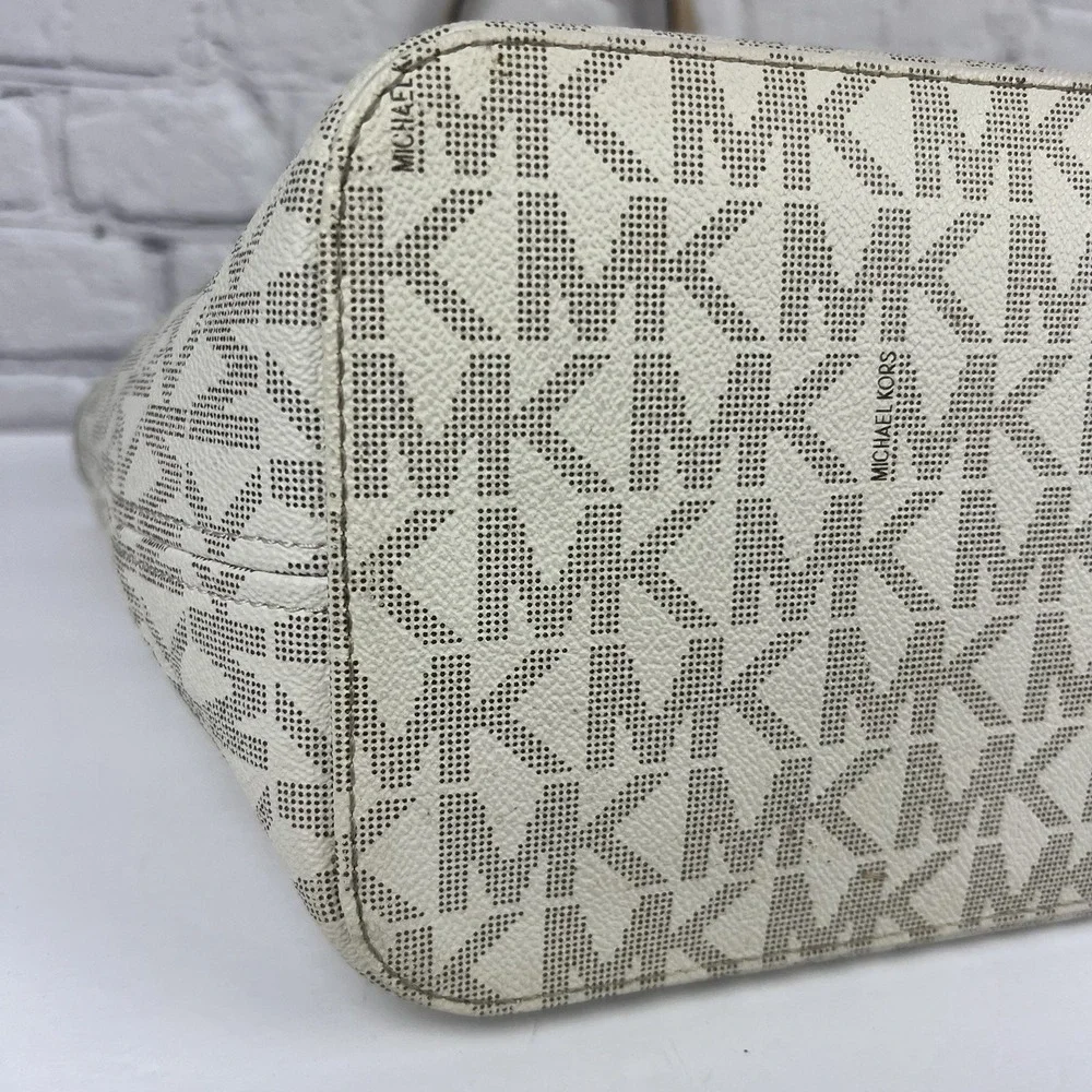 Michael Kors Jet Set Travel Large Tote Vanilla Signature MK Logo Shoulder Bag - Picture 4 of 7